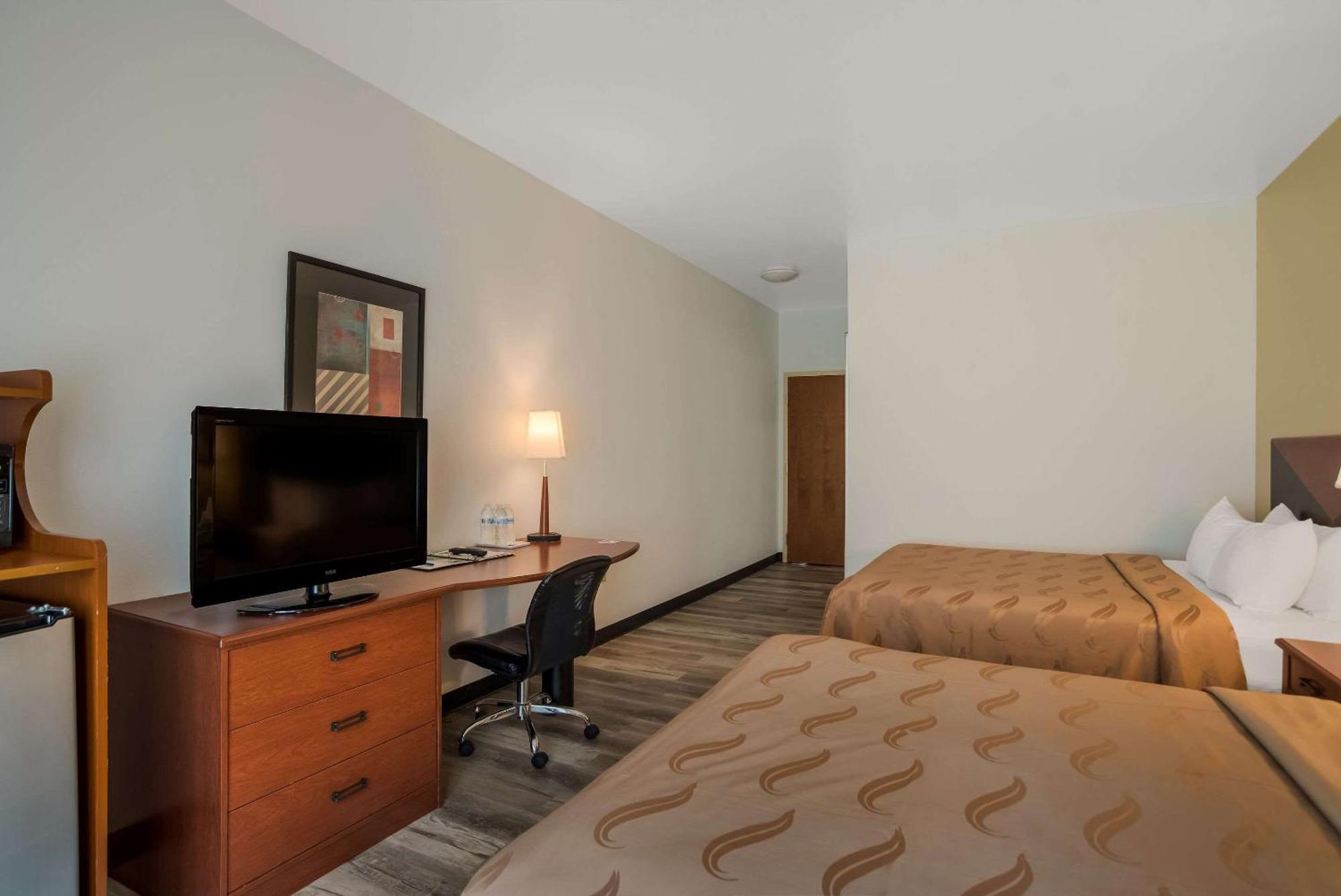 Quality Inn & Suites Chambersburg Εξωτερικό φωτογραφία