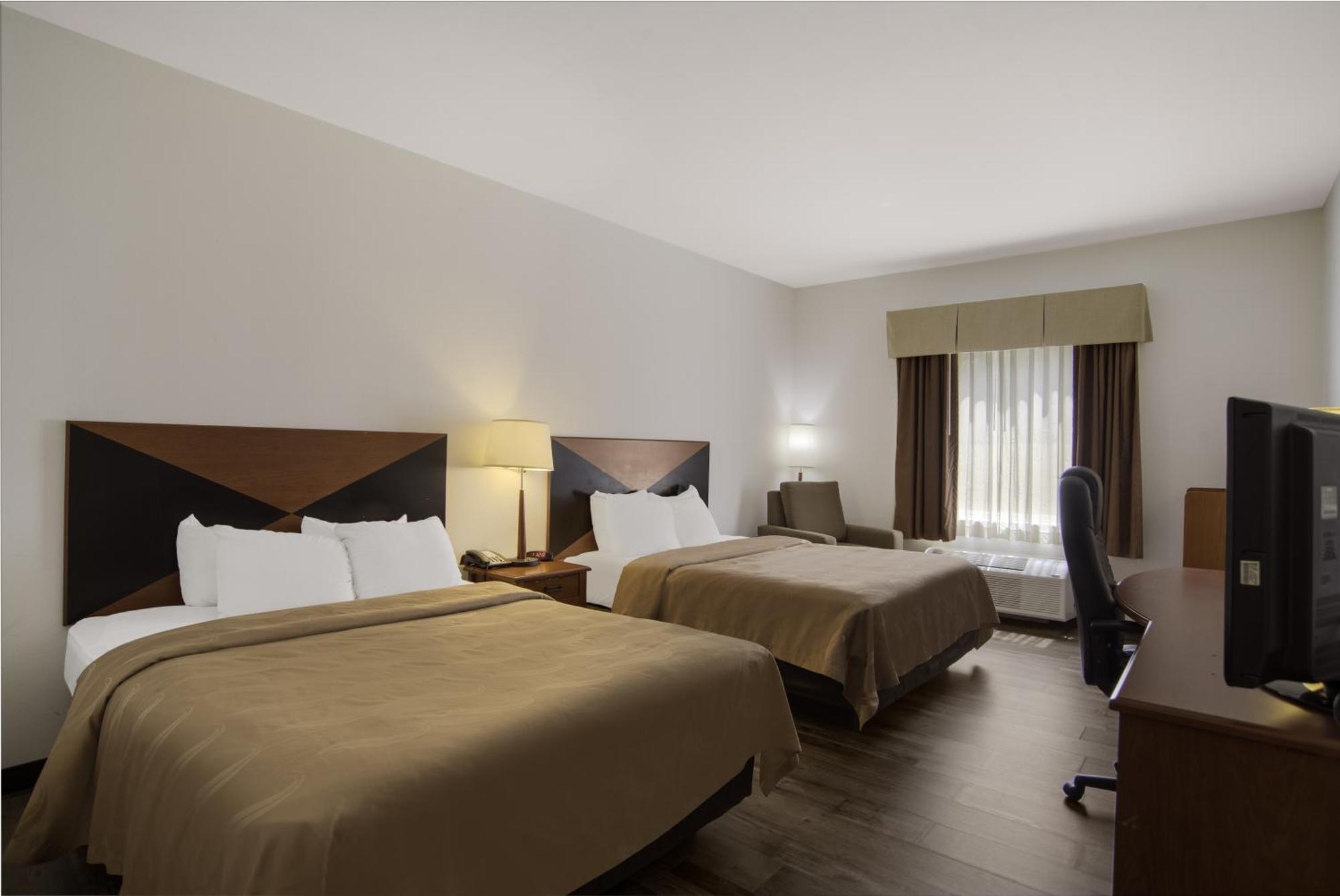 Quality Inn & Suites Chambersburg Εξωτερικό φωτογραφία